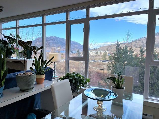 2 Bed and den 2 bath in the Skye Tower at Waterscapes
