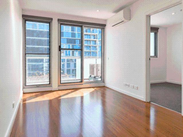 TWO BEDROOM APARTMENT Corner of Drummond Street