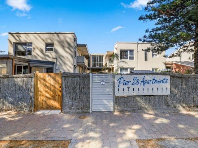 Two Bedroom Apartment Close to Beach