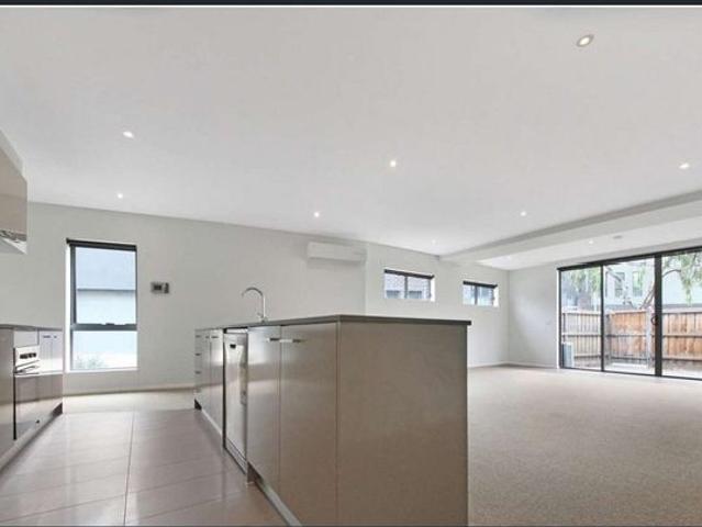 Two Bedroom Apartment Access via 188 Gordons Road, South Morang