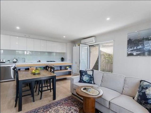 Two Bedroom Apartment in Convenient Location!
