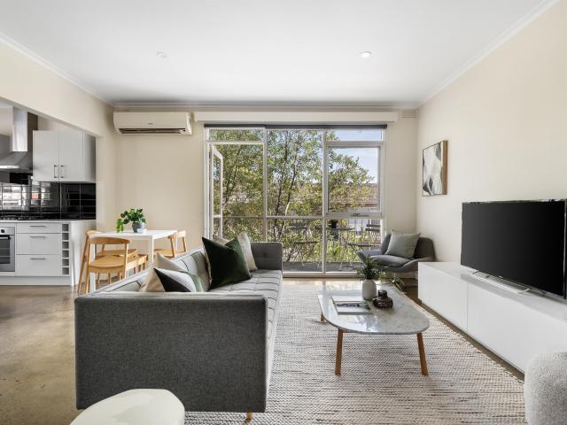 Two Bedroom Apartment in a Convenient Camberwell Setting