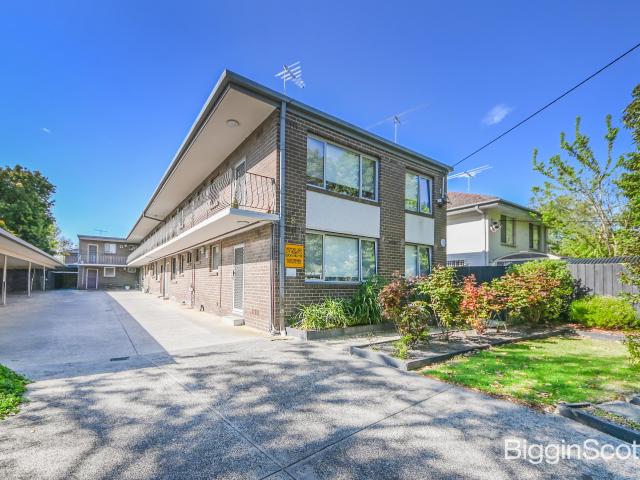 Two Bedroom Apartment In a Prime Caulfield Location!