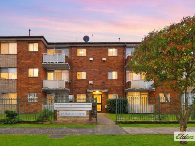 Two Bedroom Apartment in a Prime Eastlakes Location!
