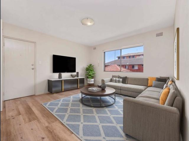Two Bedroom Apartment in a Quiet and Convenient Location