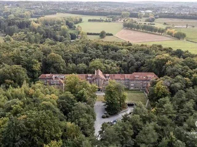 Two bedroom apartment in an exceptional historic estate