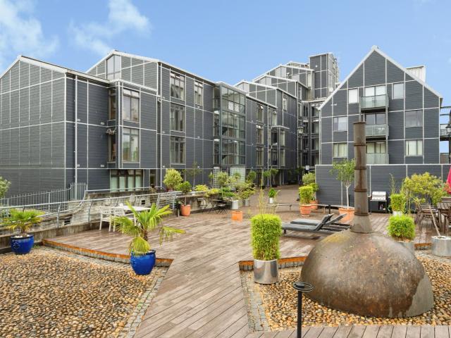 Two bedroom apartment in Bow, E3