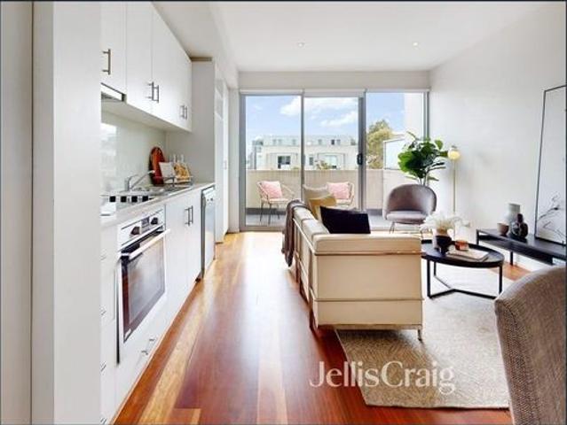 Two Bedroom Apartment in Brunswick