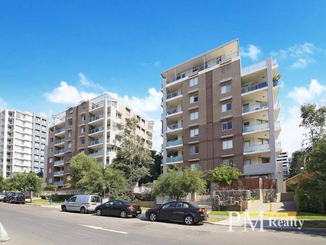 Two Bedroom Apartment in Great Location