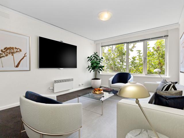 Two Bedroom Apartment In Great Location