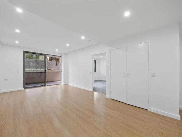 Two Bedroom Apartment in Great Location