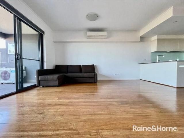 Two Bedroom Apartment in Heart of Kogarah with some furniture available