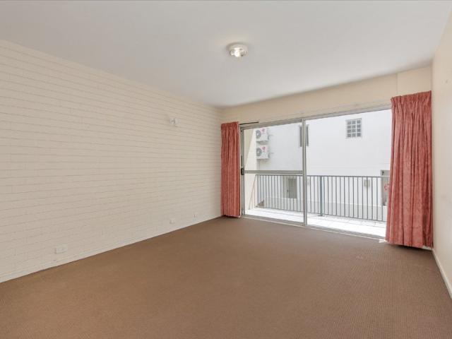 Two Bedroom Apartment in Heart of St Lucia!