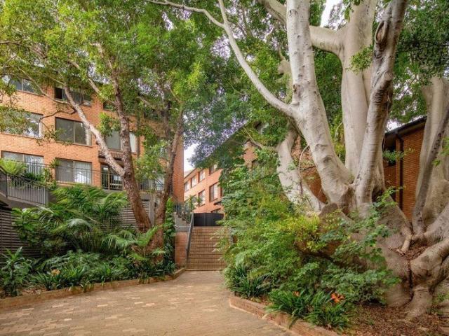 Two Bedroom Apartment In Security Building With Parking