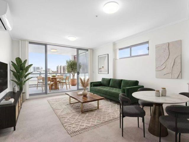 TWO BEDROOM APARTMENT IN SKYLINE BUILDING