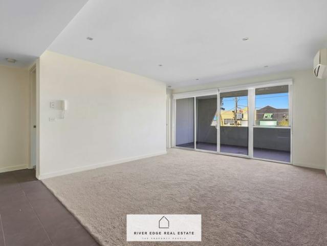 Two Bedroom Apartment in Prime Maidstone Location!
