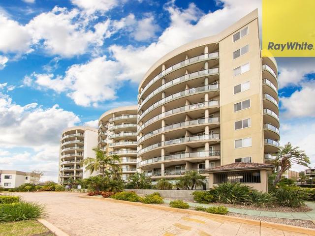 Two Bedroom Apartment In Prime Position!