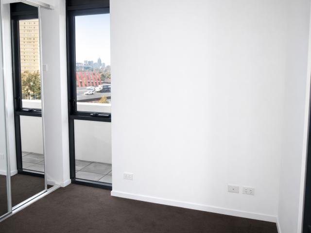 two bedroom apartment in prime transport location