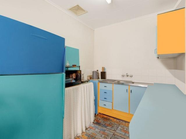 One Bedroom Apartment in Rainbow Bay Electricity Included!