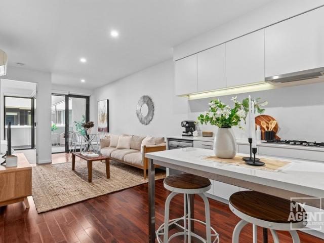 Two bedroom apartment, just moments from Monash University