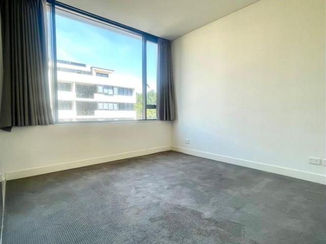 Two Bedroom Apartment Locate In Heart of Rosebery