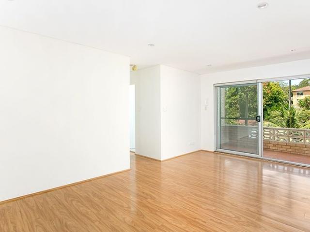 Two Bedroom Apartment Steps from the Beach
