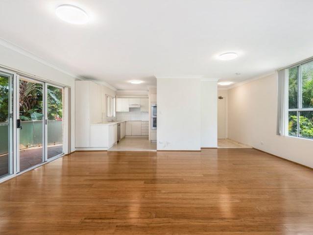 Two Bedroom Apartment Steps from Mona Vale Beach