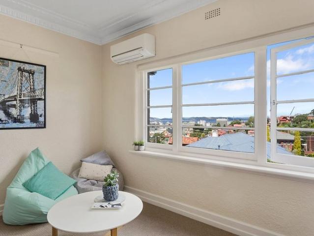 Two Bedroom Apartment With Views Over Hobart CBD