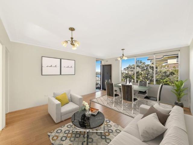 Two bedroom Apartment with water views and Garage