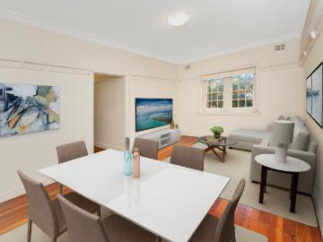 Two Bedroom Apartment with a few Steps to Coogee Beach