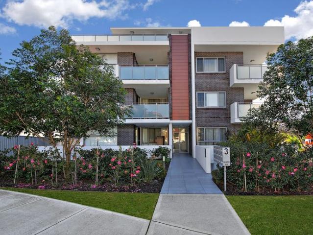 Two Bedroom Apartment With Amazing City Views!
