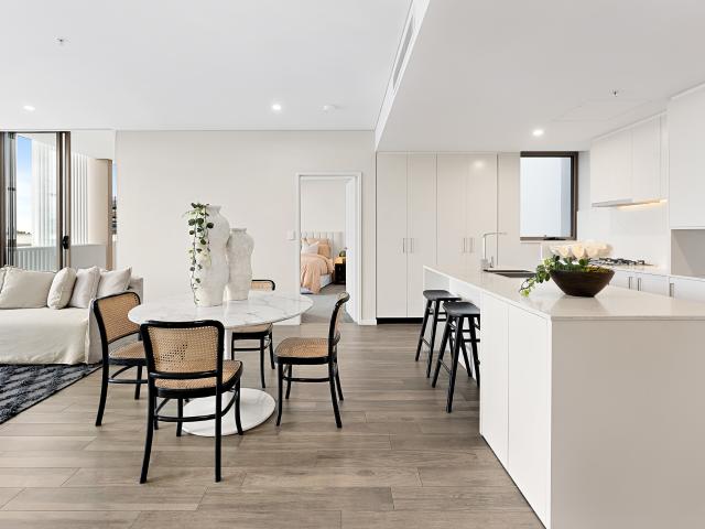 TWO BEDROOM APARTMENT WITH KITCHEN ISLAND, AMENITIES INCLUDED!