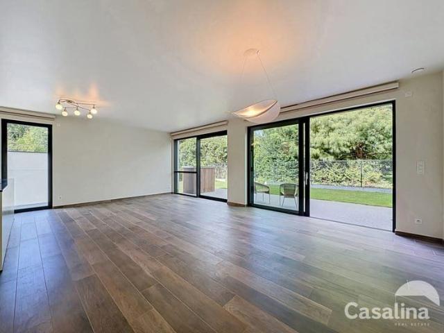 Two bedroom apartment with large garden