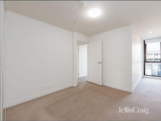 Two Bedroom Apartment with Parking