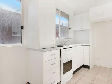 Two Bedroom Apartment with Parking