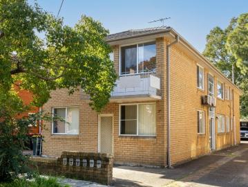 Two Bedroom Apartment with Parking