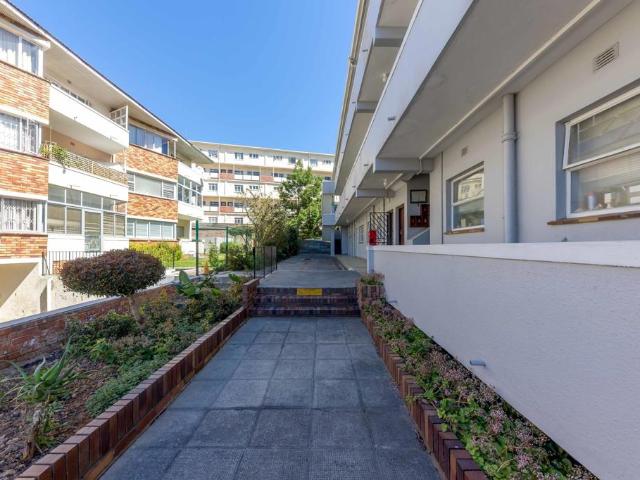 Two Bedroom Apartment To Rent In Rondebosch