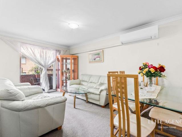 TWO BEDROOM APARTMENT | UNBEATABLE LOCATION & CONVENIENCE!