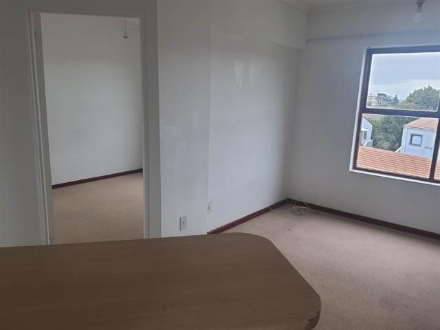 Two Bedroom Apartment/Flat In Parow North