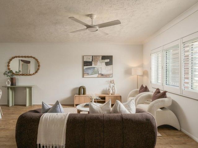 Two Bedroom & Bayside Convenience in the Heart of Wynnum