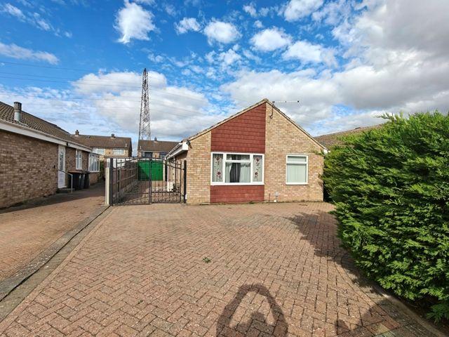 Two Bedroom Bungalow In Brickhill, Bedford MK41, 1 bed bungalow to rent, £1,395 pcm | PrimeLocation