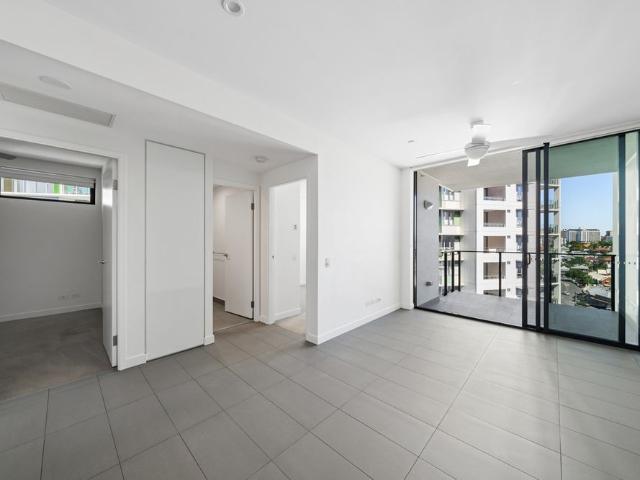 Two Bedroom Corner Apartment in the Heart of Fortitude Valley