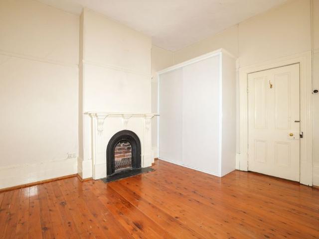 2 Bedroom House Great Location Close to Hospital & Schools Available NOW!