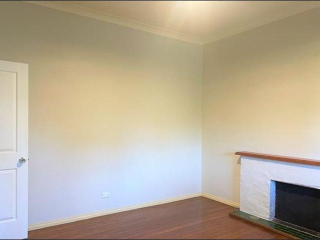 Two Bedroom Cottage Ideally Located!