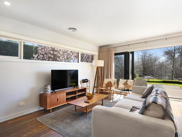Two Bedroom Cottage with Waterside Views Furnished or unfurnished options available