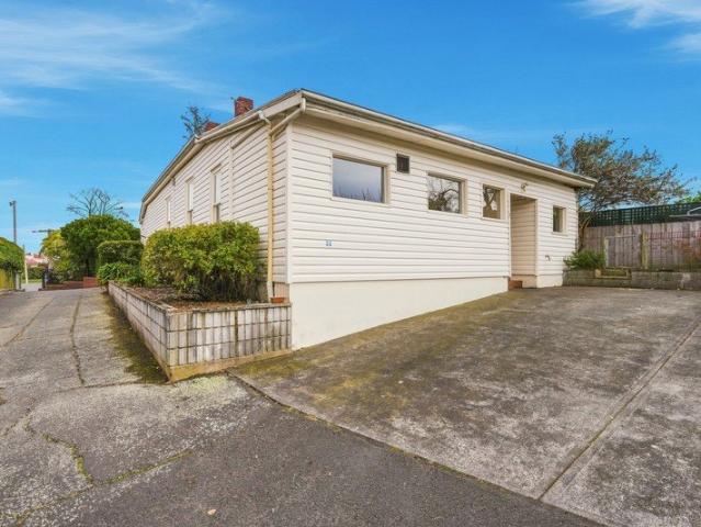 Two Bedroom Duplex Excellent Location 12 Month Lease