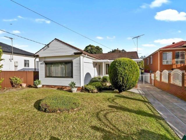 Comfortable Family Home in a Convenient Pendle Hill Location