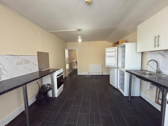 Two bedroom First Floor Flat close to Manor Park station 1850