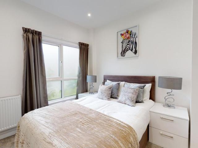 Two Bedroom Flat, New Bedford House. 2 bed apartment to rent £1,450 pcm £335 pw