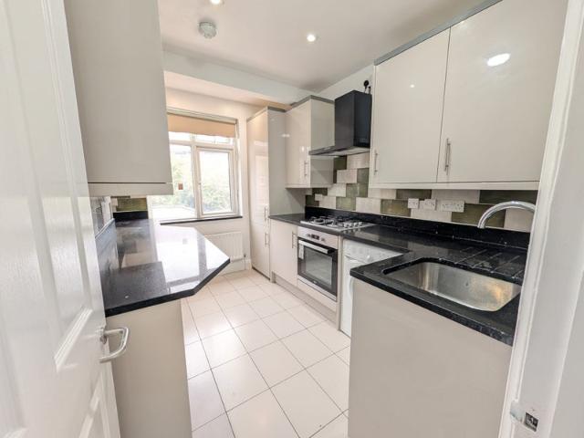 Two bedroom flat to rent in Neasden